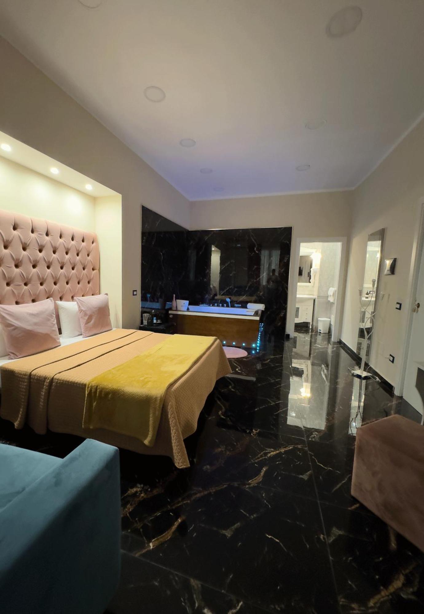 My Luxury * Napels